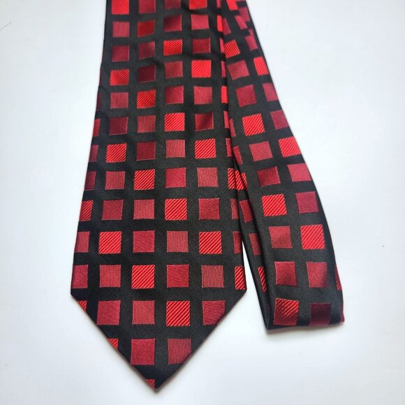 Croft And Barrow Tie Men's Silk Necktie Silk Red and Black 100% Silk - Picture 1 of 5